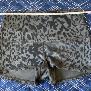 Lululemon boogie short